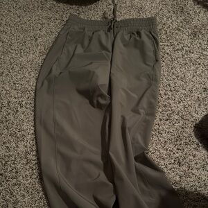 Women’s ABERCROMBIE YBP MotionTEK TAN Pants-like new